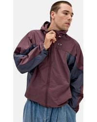 Oakley - Fgl Bayberry Icon Windbreaker Zip-through Jacket S At Urban Outfitters - Lyst