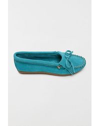 Minnetonka - Suede Kilty Hardsole Moccasins Shoe - Lyst