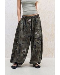 iets frans... - Sid Camo Joggers 2xs At Urban Outfitters - Lyst