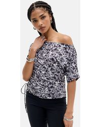 Silence + Noise - Silence + Noise Ruched Side Off-shoulder T-shirt - Lyst