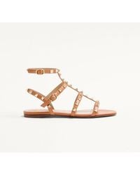 Valentino Garavani - Rockstud Flat Calfskin Sandal With Straps 35.5 - Lyst