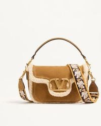 Valentino Garavani - Sac Porté Épaule Alltime En Daim Doublé En Peau De Mouton, Avec Bandoulière Ruban Brodée Femme - Lyst
