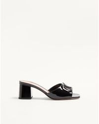 Valentino Garavani - Vlogo Signature Patent Leather Slide Sandal 60Mm 35.5 - Lyst