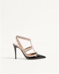 Valentino Garavani - ロックスタッズアンクルストラップパンプス100mm 女性 パウダー - Lyst
