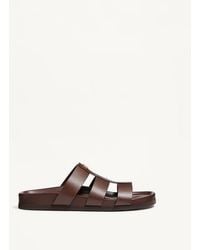 Valentino Garavani - スタッズシールド カーフスキン スライドサンダル - Lyst