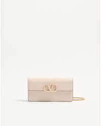 Valentino Garavani - Vlogo Signature Grainy Calfskin Wallet With Chain - Lyst
