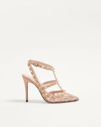 Valentino Garavani - Rockstud Lace Pump With Straps 100Mm 35 - Lyst