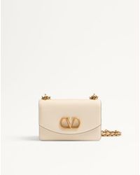 Valentino Garavani - Petit Sac Porté Épaule Vain En Cuir De Veau Brillant Femme - Lyst