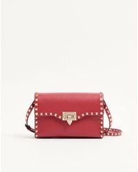 Valentino Garavani - Small Rockstud Grainy Calfskin Crossbody Bag Rosso - Lyst
