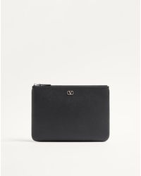 Valentino Garavani - Vlogo Signature Grainy Calfskin Pouch - Lyst