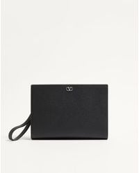 Valentino Garavani - Vlogo Signature Grainy Calfskin Pouch - Lyst
