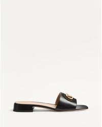 Valentino Garavani - Vロゴ シグネチャー カーフスキン スライドサンダル 20mm 女性 ブラック - Lyst
