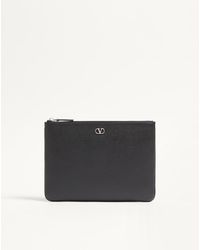 Valentino Garavani - Vlogo Signature Grainy Calfskin Pouch - Lyst