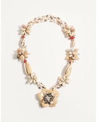 Valentino Garavani - ジャルダン アクアティーク メタル X エナメル X ファブリック X シェル X サンゴ X 天然パール ネックレス 女性 ゴールド/アイボリー - Lyst