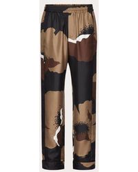 Valentino - Pantalone pigiama in twill di seta con stampa flower portrait - Lyst