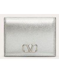 Valentino Garavani - Vlogo Signature Metallic Grainy Calfskin Compact Wallet - Lyst