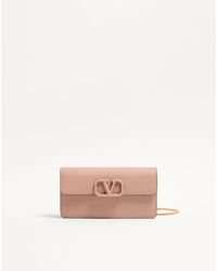 Valentino Garavani - Vlogo Signature Grainy Calfskin Wallet With Chain - Lyst