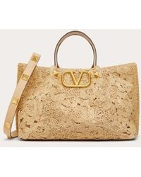 Valentino Garavani - Medium Shopping Bag In Lace-effect Raffia - Lyst