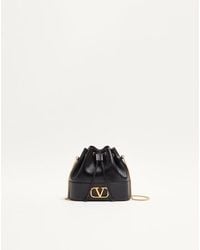Valentino Garavani - Vロゴ シグネチャー チェーン ナッパレザー ミニ バケットバッグ 女性 ブラック - Lyst