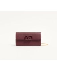 Valentino Garavani - Vlogo Signature Grainy Calfskin Wallet With Chain - Lyst