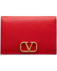 Valentino Valentino Garavani pochette vlogo en veau grainé - Rouge