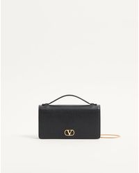 Valentino Garavani - Vlogo Signature Grainy Calfskin Wallet With Chain - Lyst