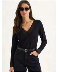 Bianco Lucci - Lace Detailed V-Neck Blouse - Lyst
