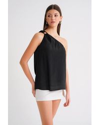 MixRay - Asymmetrical Collar Accessory Detailed Top - Lyst