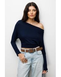 MixRay - Asymmetrical Collar Slim Fit Crop Blouse With Cut Out - Lyst