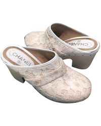 Chanel Zuecos en cuero crudo - Multicolor