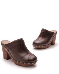 Chanel Leder Clogs - Braun