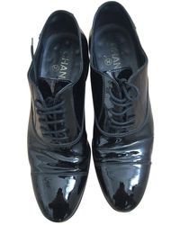 Chanel Derbis de Charol - Negro