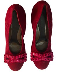 Marni Scarpe con tacco in scamosciato rosso