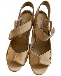 Diane von Furstenberg Lackleder Sandalen - Natur