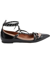 Valentino Sandalias en charol negro Rockstud