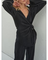 Vita Grace Fairmont Wrap Lounge Shirt - Black