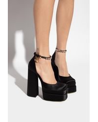 Versace - Pumps With Logo - Lyst