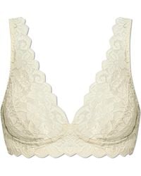 Hanro - Lace Bra From The 'Moments' Collection - Lyst
