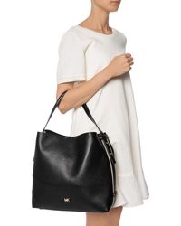 michael kors griffin large logo shoulder bag