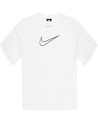 Nike T-shirts for Women - Up to 50% off at Lyst.com