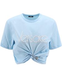Versace - T-shirt in cotone con dettaglio spilla Medusa - Lyst