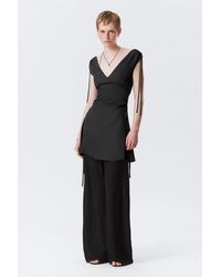 Weekday - Ärmelloses Minikleid Mit V-Ausschnitt - Lyst