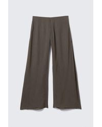Weekday - Crinkled Low-Rise Wide-Leg Trousers - Lyst
