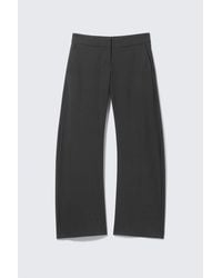 Weekday - Low-Rise Loose Barrel Suiting Trousers - Lyst