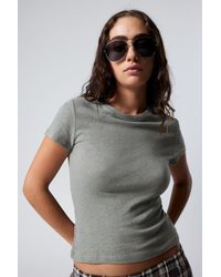 Weekday - Tailliertes T-Shirt Aus Leinenmischung - Lyst