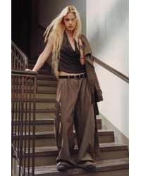 Weekday - Low Rise Wide Leg Pleated Trousers - Lyst