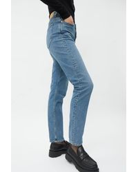 weekday voyage crop mom jean in spring blue