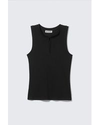 Weekday - Slim V-Neck Sleeveless Top - Lyst