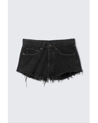 Weekday - Maia Mid Rise Denim Hot Pants - Lyst