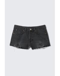 Monki - Low Rise Raw Hem Mini Denim Shorts - Lyst